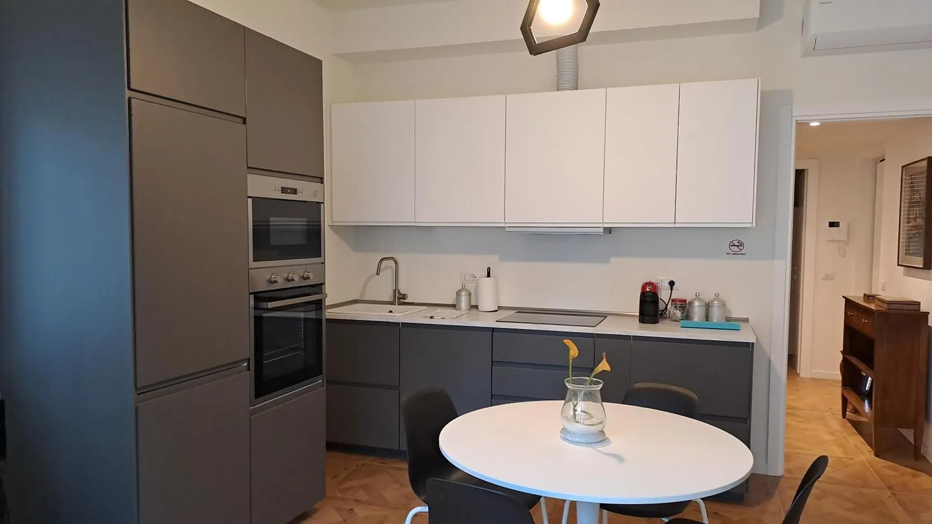 Il Nido Di Ely Nel Quartiere Dei Fiori Apartment Milan 0*,  Italy